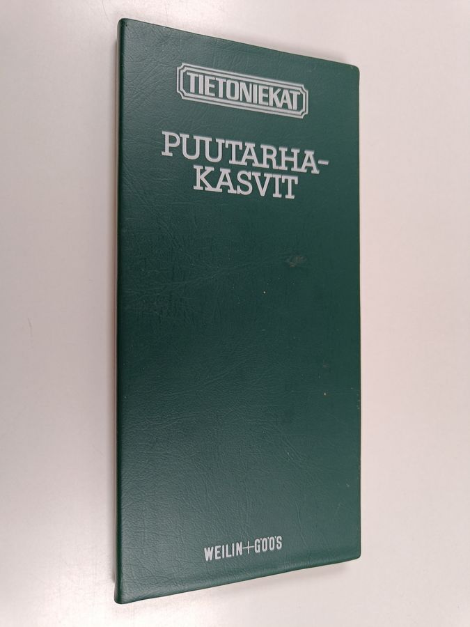 Sinikka Neuvonen : Puutarhakasvit
